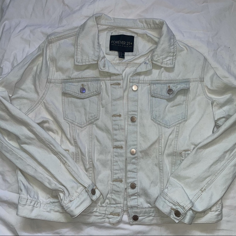 WHITE JEAN JACKET